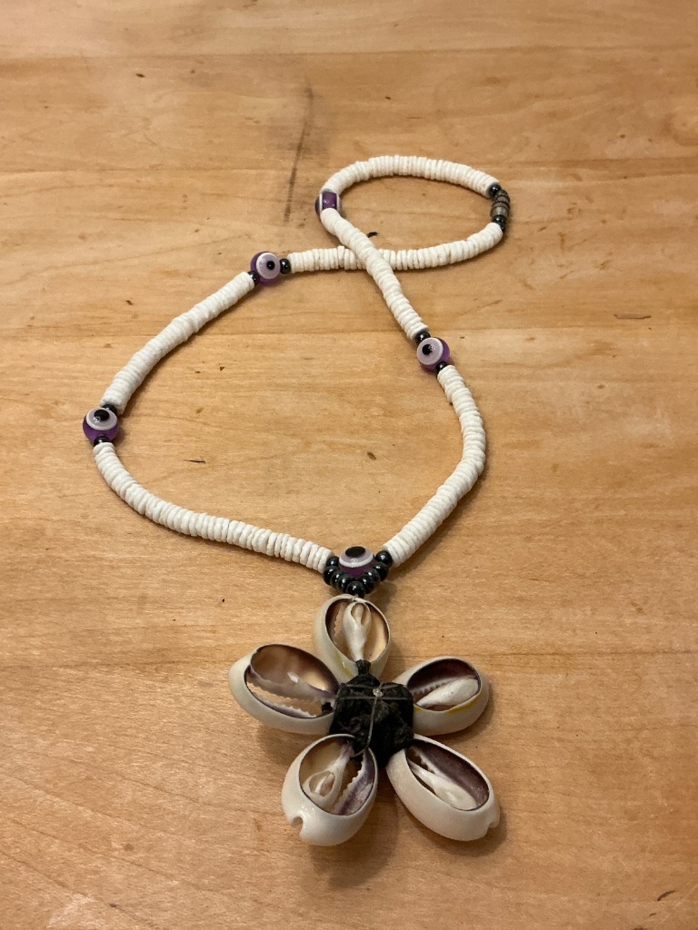 Shell necklace with Shell Flower Pendant Purple Evil Eye beads - Picture 2 of 2